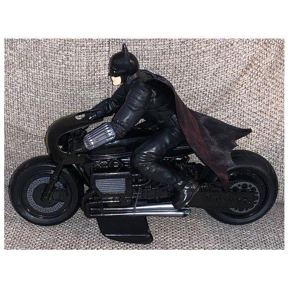 The Batman Movie BATCYCLE 1:10 Scale RC w/ Working Headlight **NO REMOTE** - Picture 1 of 5